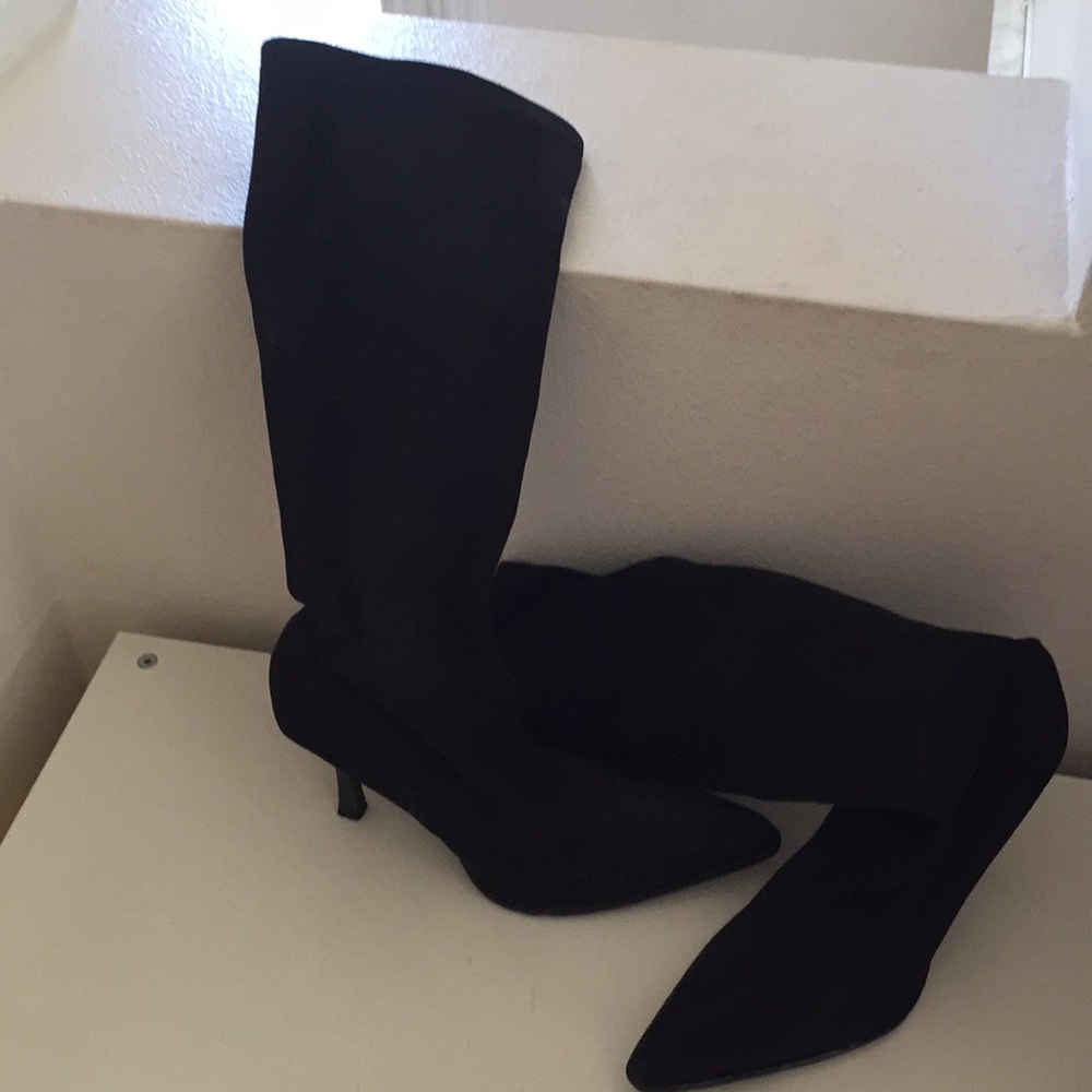 Bleeker 9M Like New Tall Boot with Heel